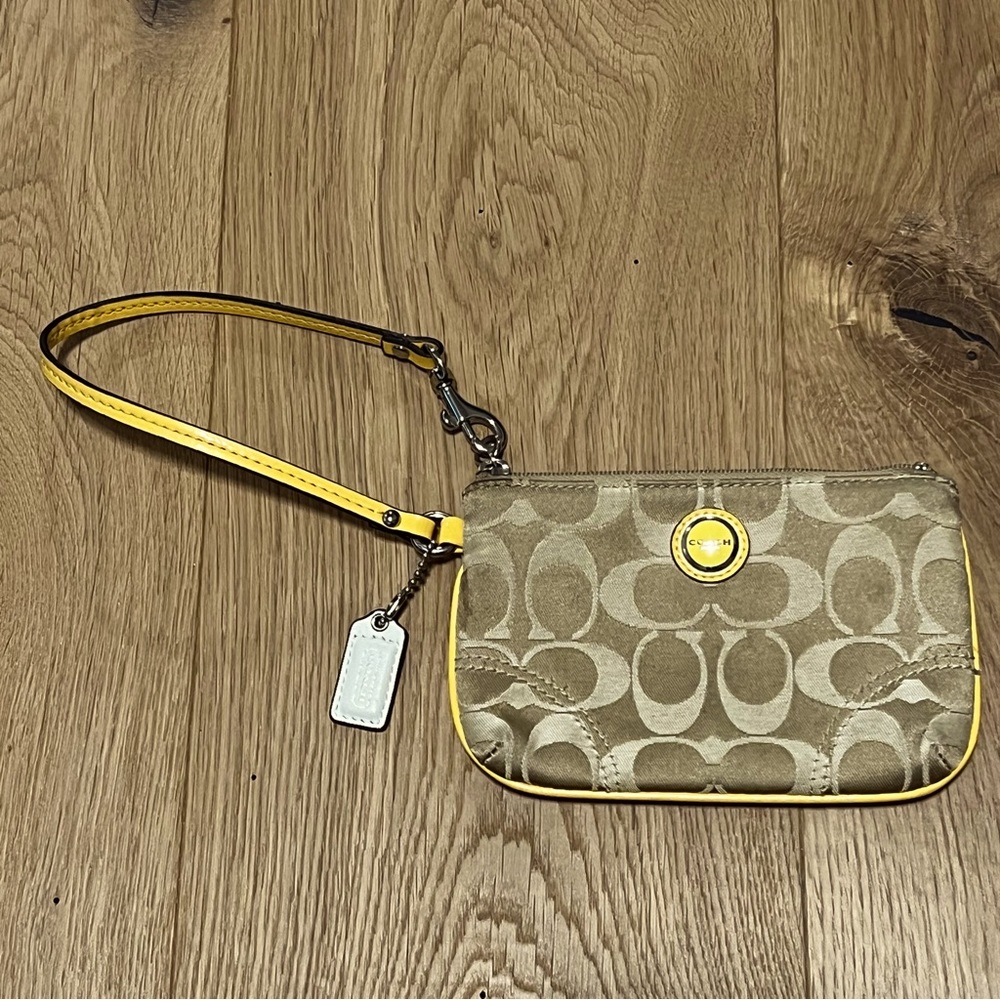 Small Coach wristlet
